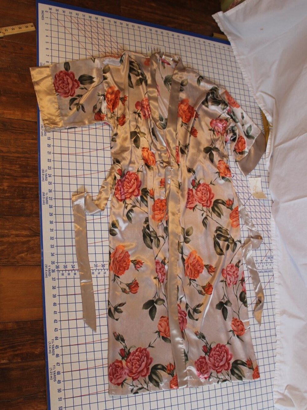 Vintage 90s Elysian Fields Taupe Robe Cabbage Rose NWT Deadstock Large - Picture 4 of 9